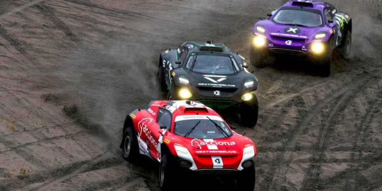 El coche de Acciona, Veloce y X44 en Groenlandia.