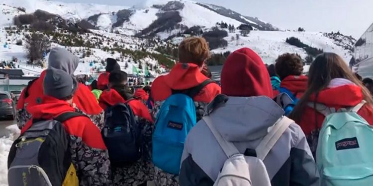 Las provincias evaluarán si autorizan viajes estudiantiles – La Brújula 24