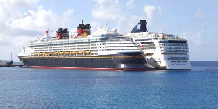 Logros en materia portuaria contribuyen a la reactivación del turismo de cruceros: Carlos Joaquín