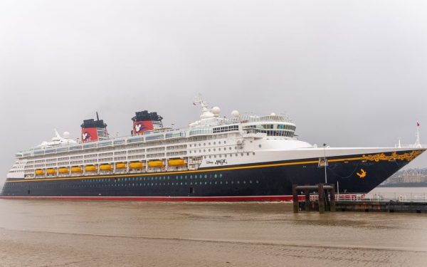 London International Cruise Terminal da la bienvenida a pasajeros en viaje Disney Magic at Sea