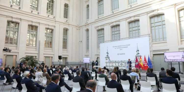 Madrid homenajea al sector turístico por «su esfuerzo y dedicación a la ciudad»
