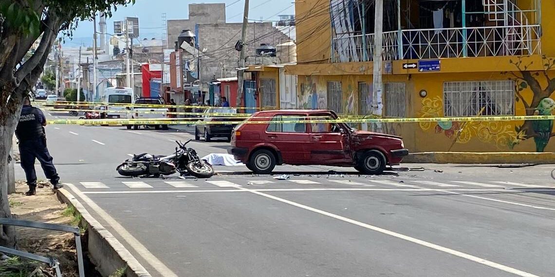 Muere motociclista en crucero de Cerro del Sombrerete - Diario de Querétaro
