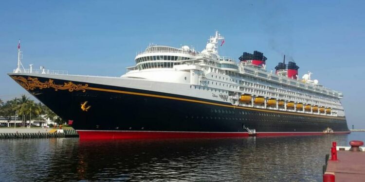 Navieras Disney y Holland America interesadas en Vallarta