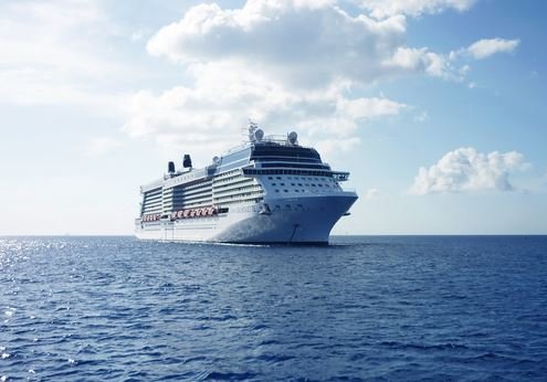 Las CCAA reaccionan ante la pasividad del Gobierno: Canarias y Andalucía habilitan los cruceros domésticos