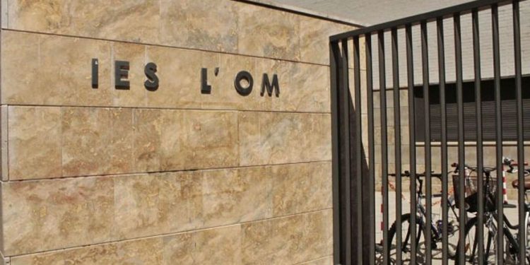 Ochenta familias de Picassent reclaman 26.000 euros por un viaje escolar cancelado en 2020