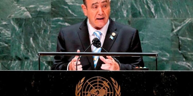 Pide presidente de Guatemala más inversión extranjera para evitar migración – El Comentario
