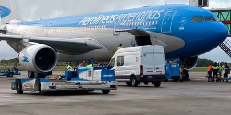 Por los constantes reclamos, Aerolíneas Argentinas bajó los precios de los vuelos a Buenos Aires | Diario Crónica