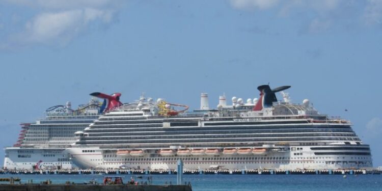 Prestadores de servicios se ven beneficiados por afluencia de cruceristas en Cozumel