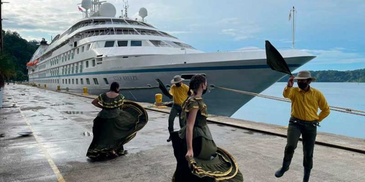 Primer crucero con turistas arribó a Golfito tras 17 meses de cierre por pandemia - Spanish Version
