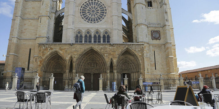 Quince provincias superan en agosto los niveles tursticos prepandemia
