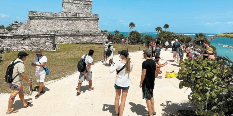 Quintana Roo cerraría el año 2021 con 12 millones de visitantes