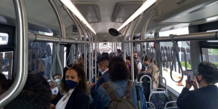 Regreso a clases aumentó los viajes del SIT, pero no a los niveles del 2019 * Página Central