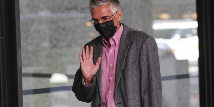 Ricardo Muñoz se declara culpable de malversación de fondos