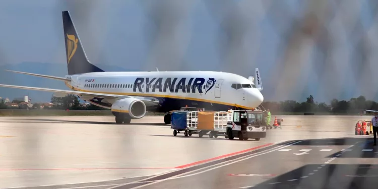 Ryanair impide en Madrid volar a 12 pasajeros con test de antígenos en regla