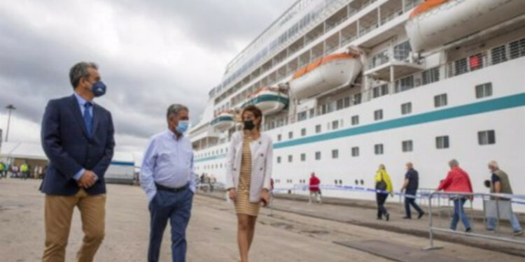 Santander recibe al primer crucero desde la pandemia