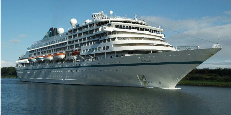 Santander recibe su primer crucero desde el inicio de la pandemia