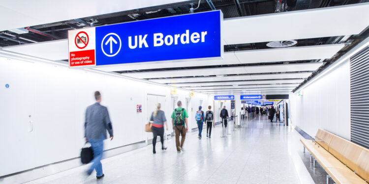 Simplifica Inglaterra semáforo para viajes internacionales