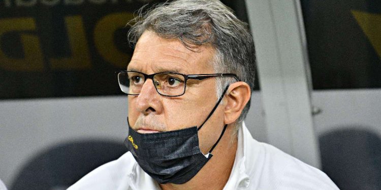 Tata Martino se perdería viajes del Tri en Eliminatoria por un problema de salud