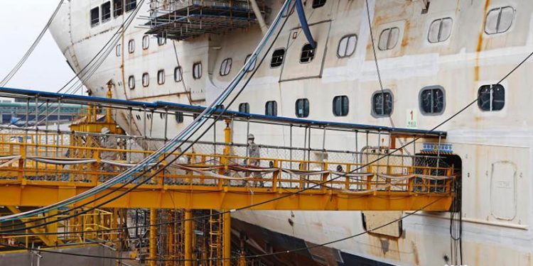 Termina la construcción de la estructura principal del primer crucero a gran escala de China