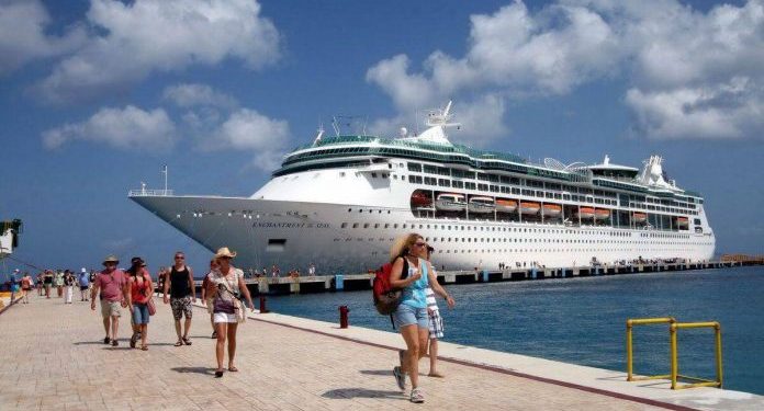 Turismo de cruceros cae 99%