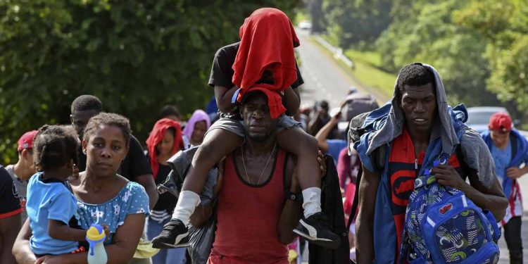 Una nueva caravana migrante avanza desde Chiapas hacia Estados Unidos