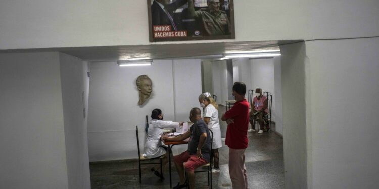 Vacunación: Cuba prevé para noviembre la vacunación del 90% de la población y el regreso del turismo | Internacional