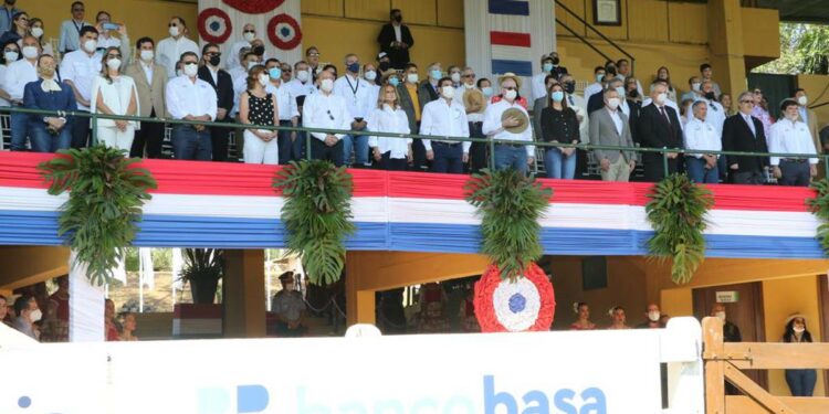 cierre exitoso con el desfile de campeones en todas las razas y especies