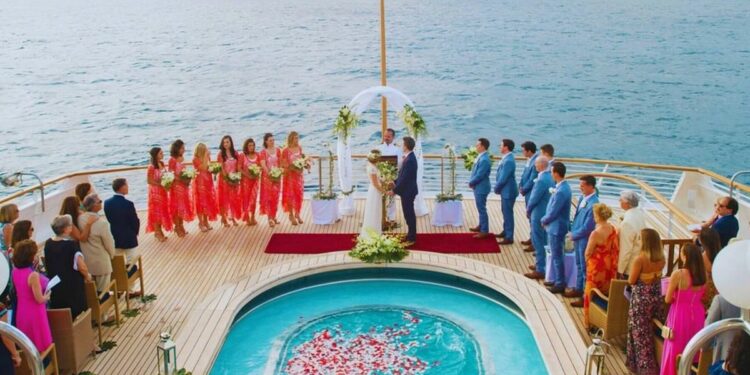 Foto: Espectacular boda en un crucero. (Instagram @oceaneventgmbh)