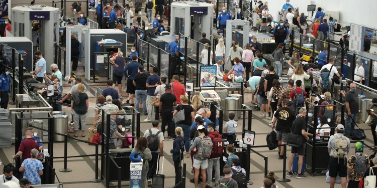 más seguridad, menos privacidad en los viajes aéreos