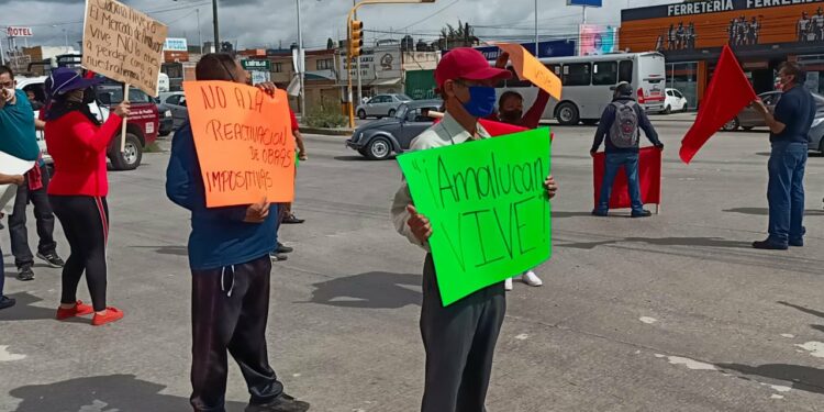 "¡Amalucan Vive!", señalan en cruceros de la ciudad