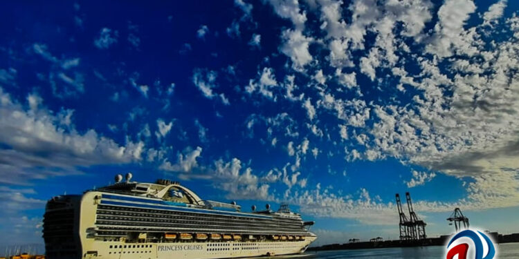 ¿Cuánto cuesta viajar en crucero hacia Ensenada?