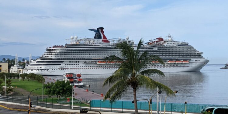 14 cruceros llegarán a Vallarta durante octubre, informa API