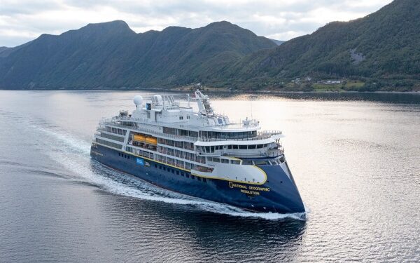 Ulstein entrega nuevo crucero a Lindblad Expeditons