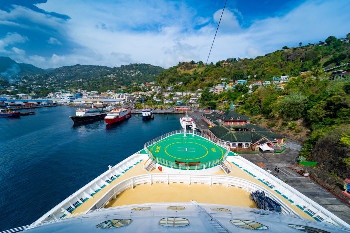 Royal Caribbean está acostumbrada a romper récords. La compañía propietaria de los cruceros más grandes que se pueden ver en los mares no iba a quedarse rezagada en el aluvión de propuestas para dar la vuelta al mundo. Y propone el viaje alrededor del globo más largo que se pueda realizar.