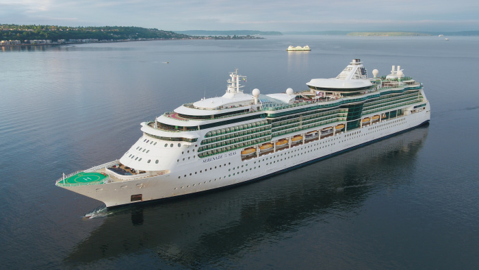 Royal Caribbean está acostumbrada a romper récords. La compañía propietaria de los cruceros más grandes que se pueden ver en los mares no iba a quedarse rezagada en el aluvión de propuestas para dar la vuelta al mundo. Y propone el viaje alrededor del globo más largo que se pueda realizar.