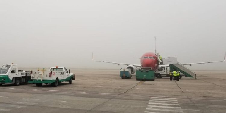 Taravella aeropuerto niebla by @andyferreyra