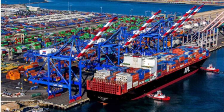 Anuncia EU financiamientos para desahogar puertos Long Beach-Los Ángeles