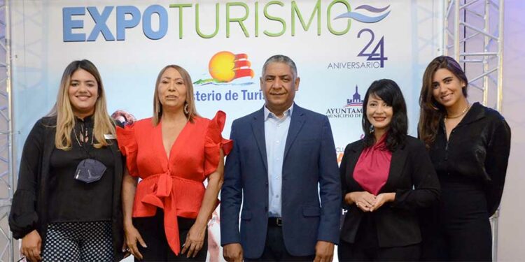Anuncian celebración de la feria ExpoTurismo 2021 en Santiago - Spanish Version