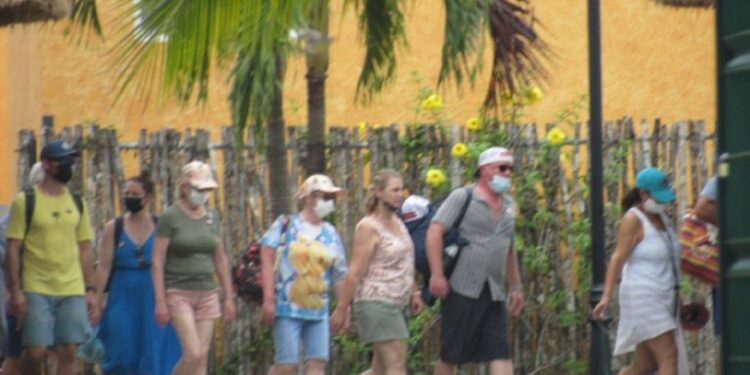 Arriban tres cruceros al puerto de Cozumel