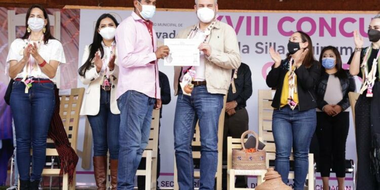 Artesanía Michoacana llegará a Los Pinos para su comercialización