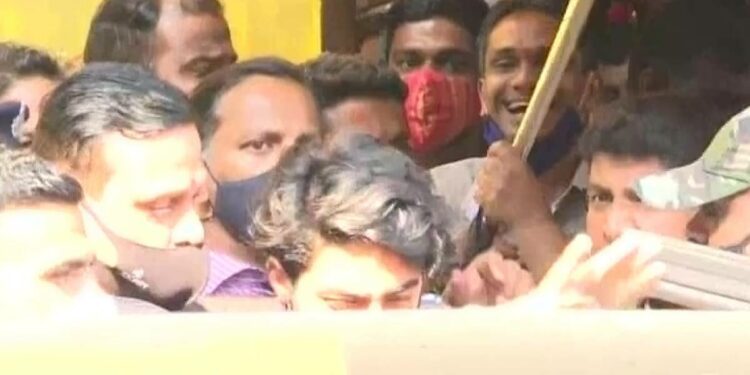 Aryan Khan sale de la cárcel de Mumbai después de 22 días – EzAnime.net