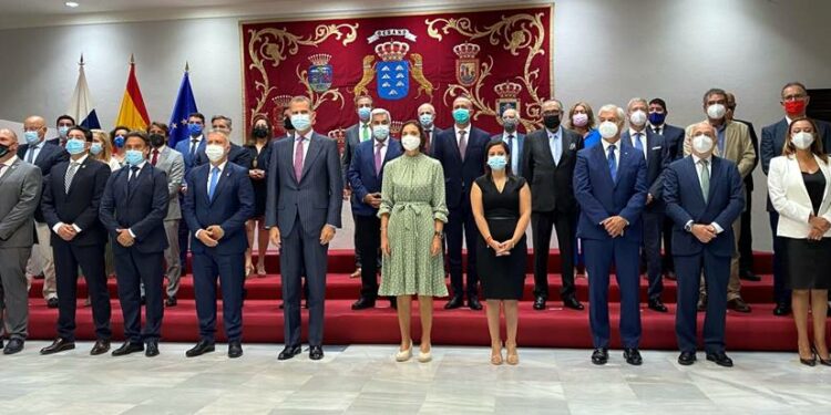 Consejo Extraordinario de Turismo con el Rey en el Parlamento.