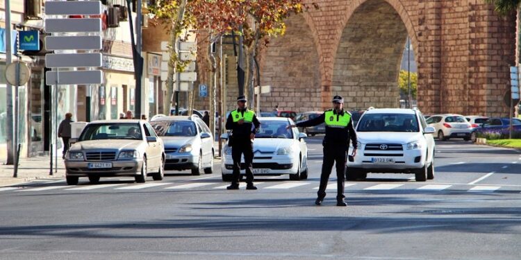 Atascos en la capital por la operación salida del puente del Pilar