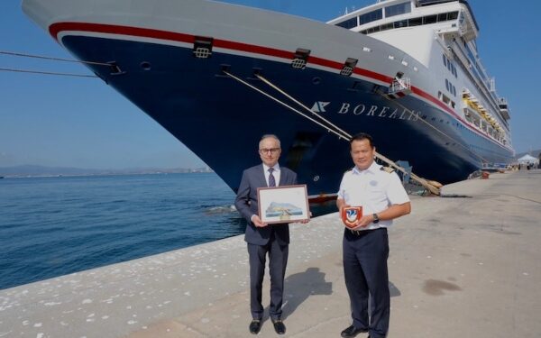 Autoridades de Gibraltar celebran paso del MS Borealis