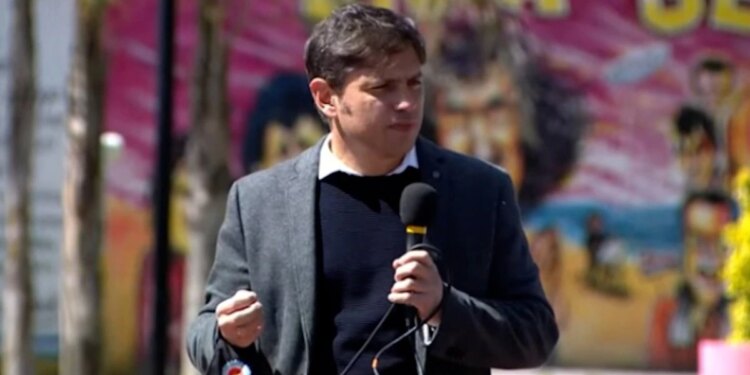 Axel Kicillof promueve la agenda joven y financiará viajes de egresados para sostener el turismo luego de enero