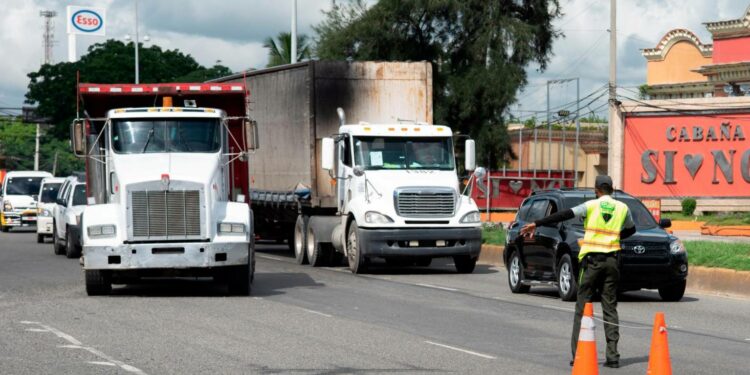 Camiones sin permiso no pudieron entrar al Distrito Nacional