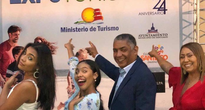 Celebran ExpoTurismo 2021 en el Hodelpa Gran Almirante de Santiago