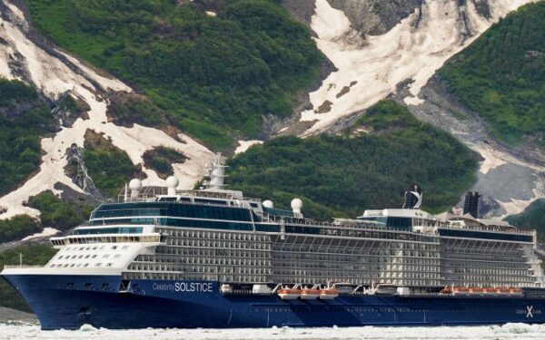 Celebrity Cruises anuncia viajes de verano en Alaska 2023