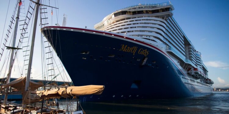 El crucero Carnival Mardi Gras arribó al muelle de San Juan a eso de las 6:00 a.m.