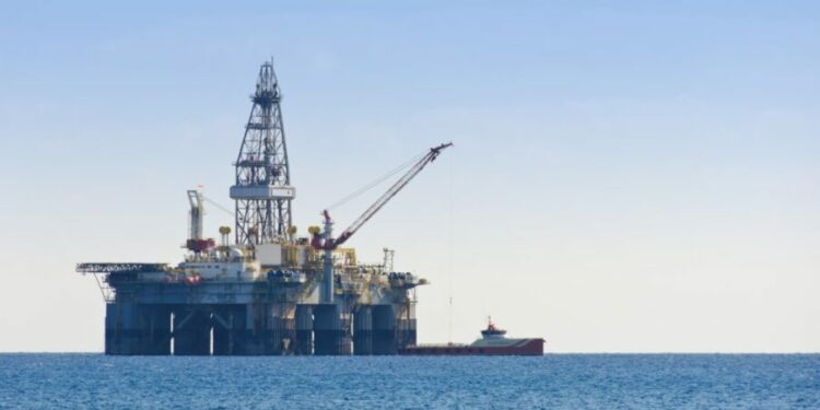 Crisis energética salpica al petróleo